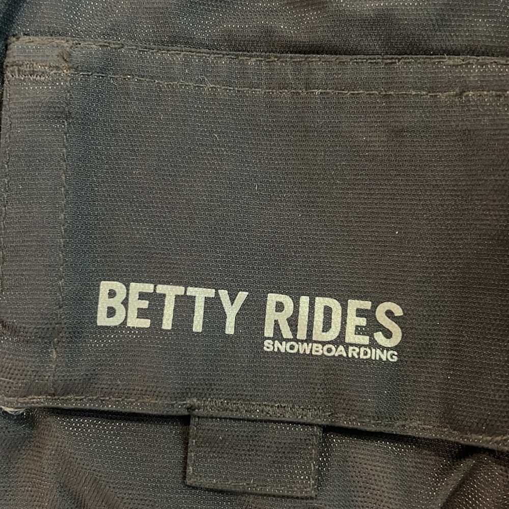 🔹 Betty Rides Snowboard Ski Pants - Picture 4 of 5